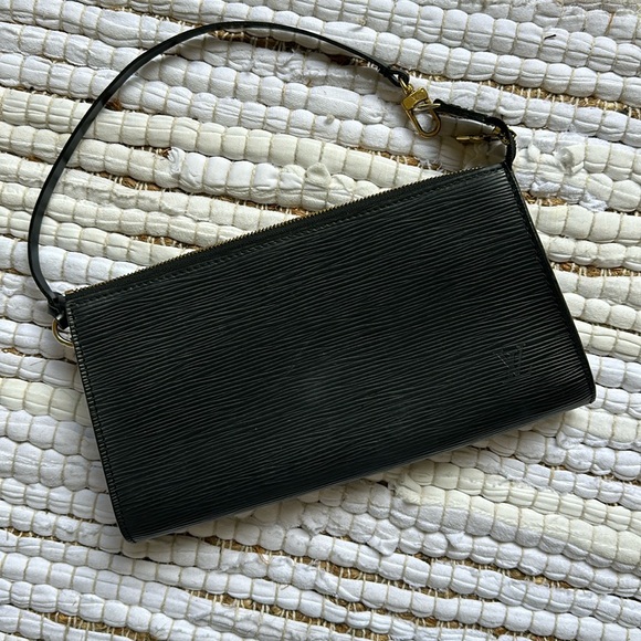 Louis Vuitton Epi Pouchette - Picture 1 of 11